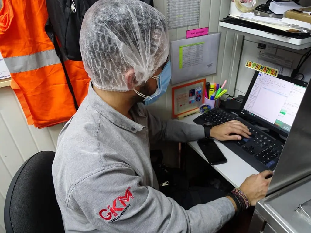 GKM TECHNOLOGY DIAGNOSTICANDO