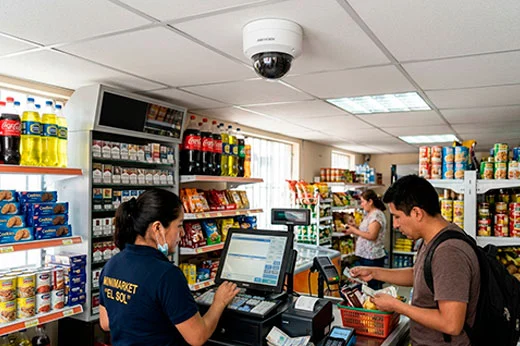 Tienda o minimarket con cámaras